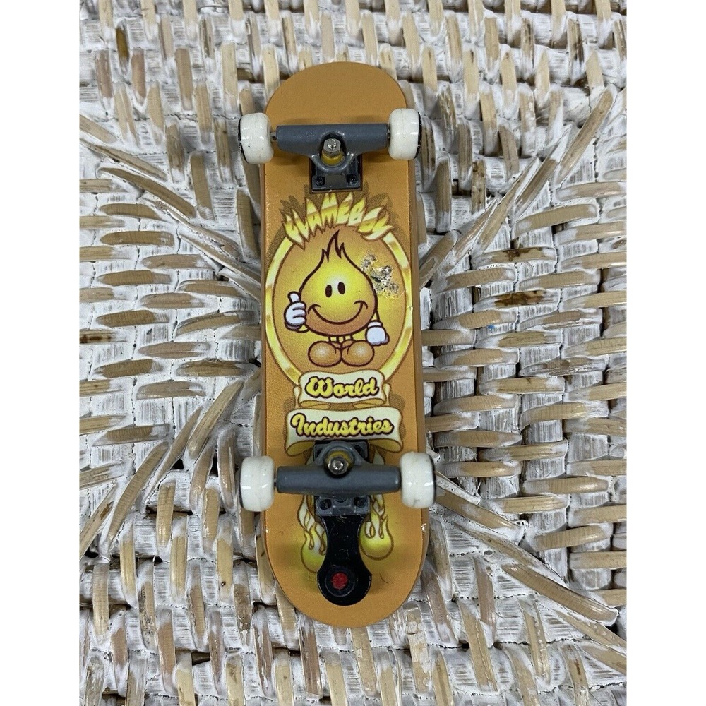 Tech Deck World Industries‎ Flame Boy Mini Skateboard Toy Fingerboard